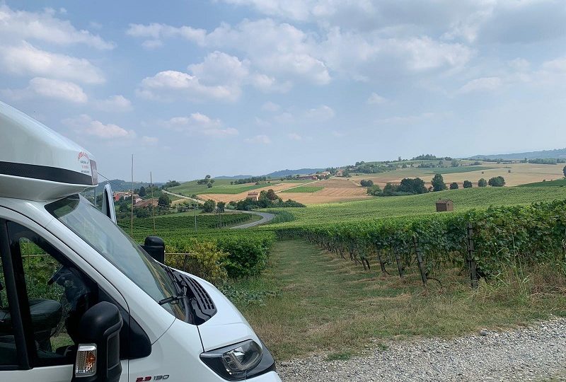 COL CAMPER UNA NOTTE TRA LE VIGNE IN VENDEMMIA, L’INVITO DELLE DONNE DEL VINO