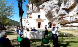 L’ABRUZZO PUNTA SULL’EREMO DI SANTO SPIRITO A MAJELLA CHE RICHIAMA 30MILA TURISTI L’ANNO