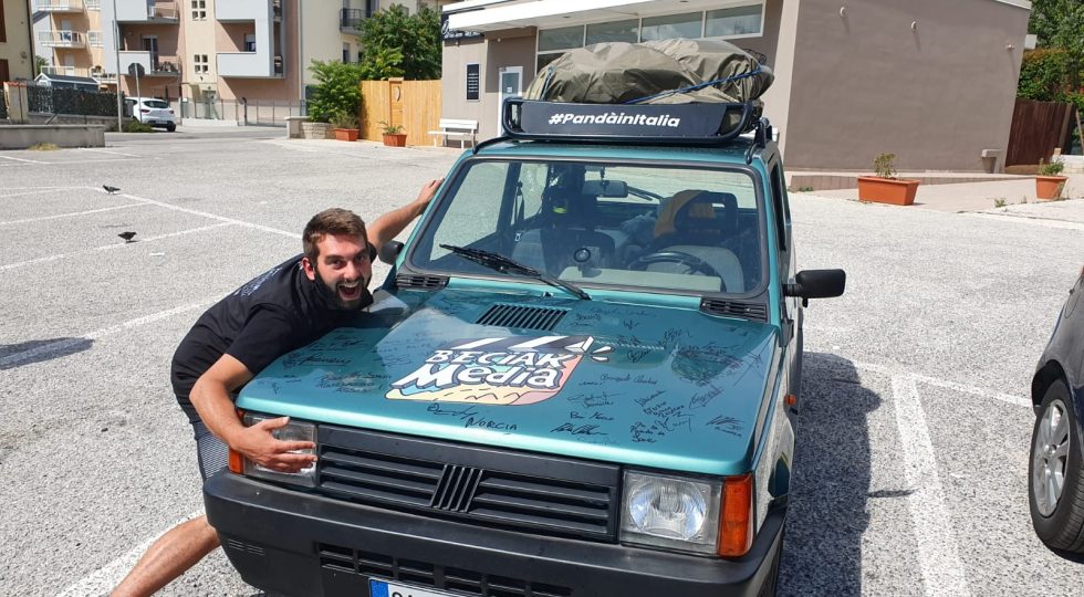 GIRA L’ITALIA IN PANDA SCAMBIANDO PRODOTTI TIPICI, TOCCA L’AQUILA IL VIAGGIO DI CLAUDIO