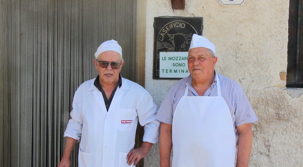 CHIUDE PER SEMPRE LO STORICO CASEIFICIO CIPOLLONE DI TORNIMPARTE, NESSUN GIOVANE DISPOSTO A PROSEGUIRE