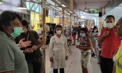 CAMPAGNA AMICA DELLA BICI, A PESCARA CICLOAMATORI NEL MERCATO CONTADINO DI VIA PAOLUCCI