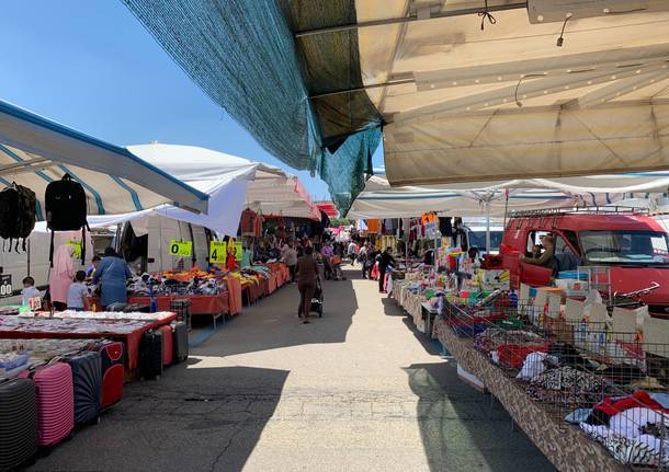 TORNA IN CENTRO IL MERCATO SETTIMANALE DI PINETO