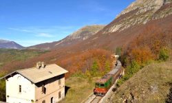 RIPARTONO I TRENI STORICI SULLA TRANSIBERIANA D’ITALIA SULMONA-CARPINONE, SI CHIAMERÀ “FERROVIA DEI PARCHI”