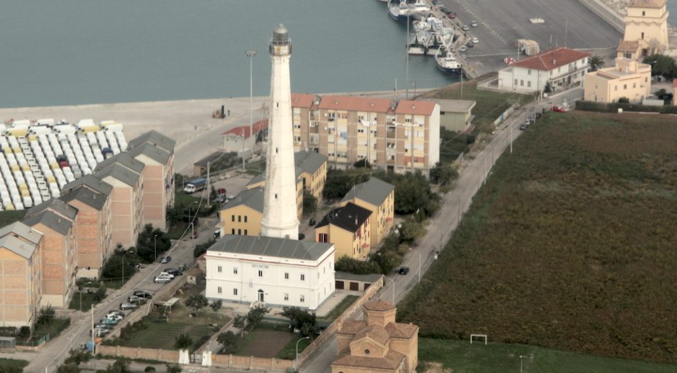 DALLE GROTTE DI STIFFE AL FARO DI PUNTA PENNA, ECCO I LUOGHI DEL CUORE FAI PIÙ VOTATI IN ABRUZZO