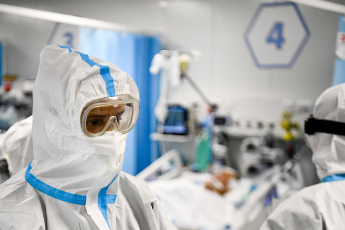 COVID, SI CERCA PERSONALE PER LO SCREENING DI MASSA IN PROVINCIA DELL’AQUILA