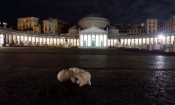 JAGO, UN FETO A TERRA IN PIAZZA DEL PLEBISCITO: LOOK DOWN E NON LOCKDOWN