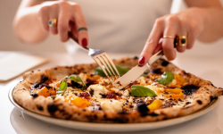 PIZZA, CROCCHÈ E COCKTAIL, ALL’AQUILA UN PRANZO INSOLITO DA PARIÀ