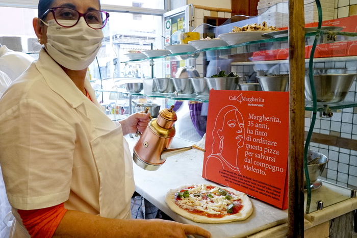 PIZZA MARGHERITA E CAFFÈ SIMBOLI CONTRO LA VIOLENZA SULLE DONNE
