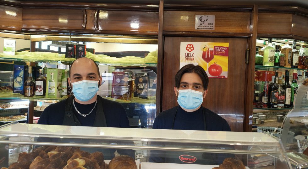 BOMBA DAY, TRA ADESIONI E NON, TUTTI IN FILA NELLE PASTICCERIE DI PESCARA