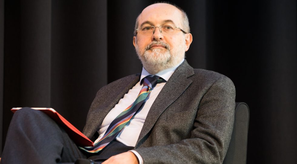 L’AQUILA 2022, IL PROFESSOR SACCO: “CITTÀ MODELLO DI CULTURA E RESILIENZA, MERITA TITOLO DI CAPITALE”