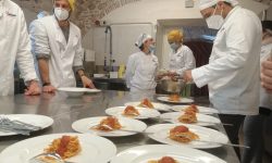 ESPERTI IN ENOGASTRONOMIA, ALL’AQUILA LABORATORI DI CUCINA DEL CORSO DI FORMAZIONE REGIONALE