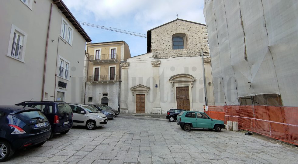 RINASCE PIAZZA SAN BIAGIO, NEL VECCHIO CUORE DELLA MOVIDA AQUILANA TORNANO I LOCALI
