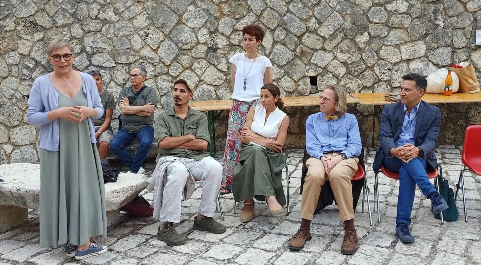 Riabitare con l'arte