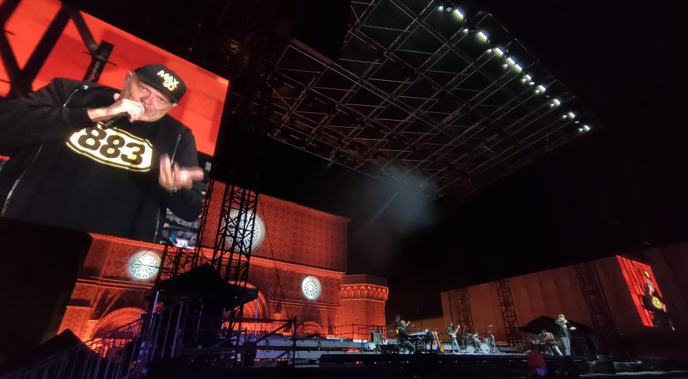 MAX PEZZALI E LO STAFF CHE VUOL TRASFORMARLO A TUTTI I COSTI NELLA “REGINA DELLE CELEBRITÀ”