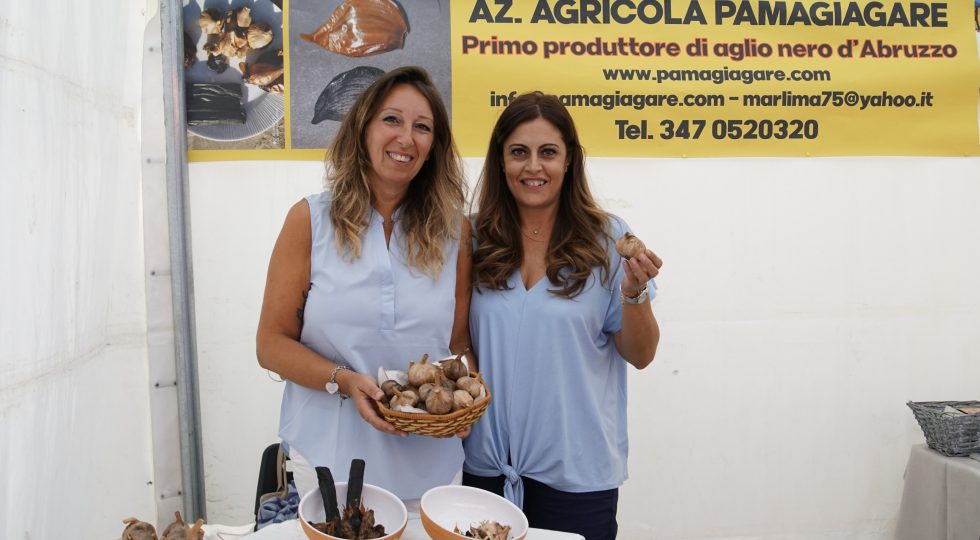 DALLA PIANA DEL FUCINO L’AGLIO ROSSO DI MONTAGNA DIVENTA I IL PRIMO AGLIO NERO D’ABRUZZO