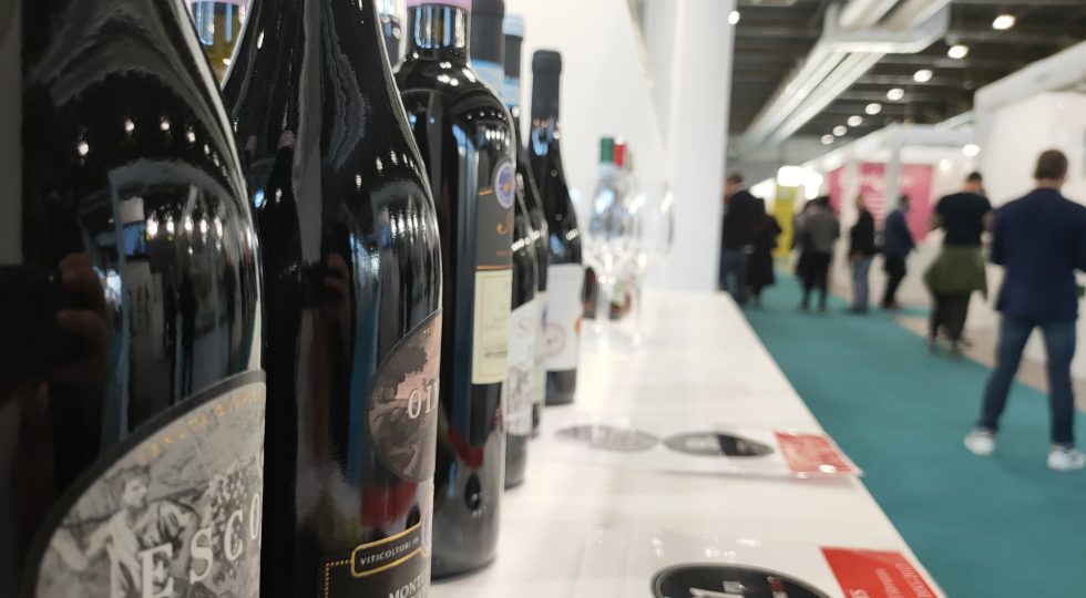 VINITALY: ITALIA IN FASCIA “POPULAR” NELLA METÀ DEL PROPRIO EXPORT
