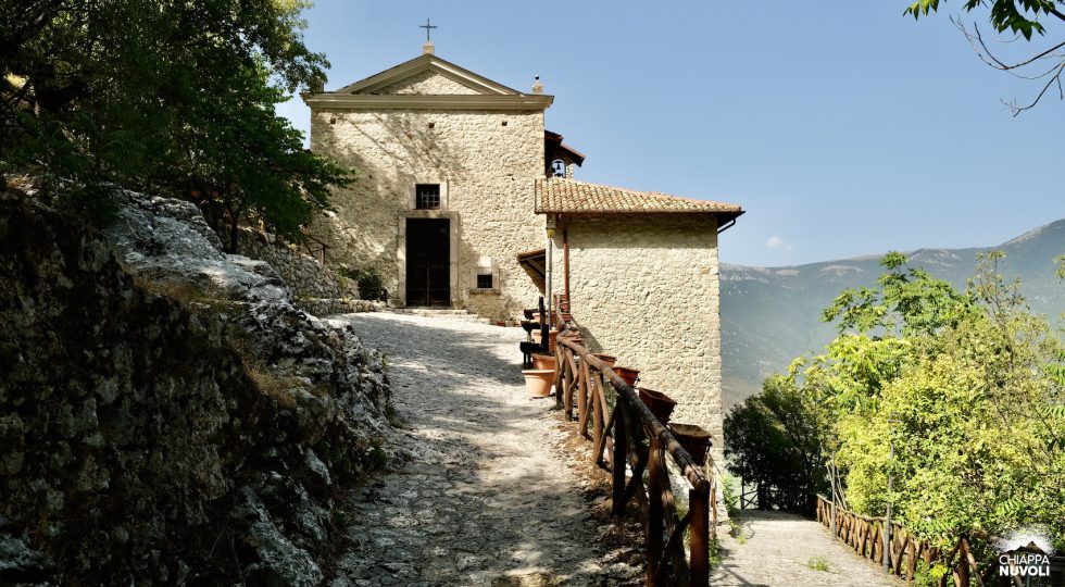 ROCCAVECCHIA E IL SANTUARIO DELLA MADONNA DELLE GRAZIE, STORIE DENTRO STORIE NELLA VALLE ROVETO
