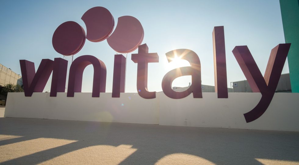 VINITALY: ATTESI 680 TOP IMPORTATORI, RECORD DI BUYER USA