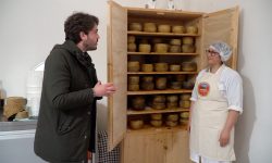 VIAGGIO IN ABRUZZO: A FARINDOLA A SCOPRIRE COME SI PRODUCE IL CELEBRE PECORINO