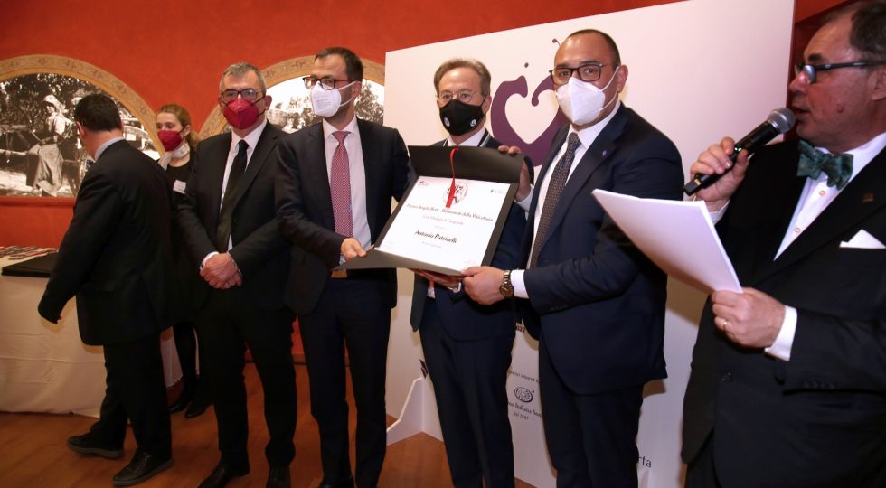 VINITALY, COLLEFRISIO PREMIATA CON MEDAGLIA CANGRANDE