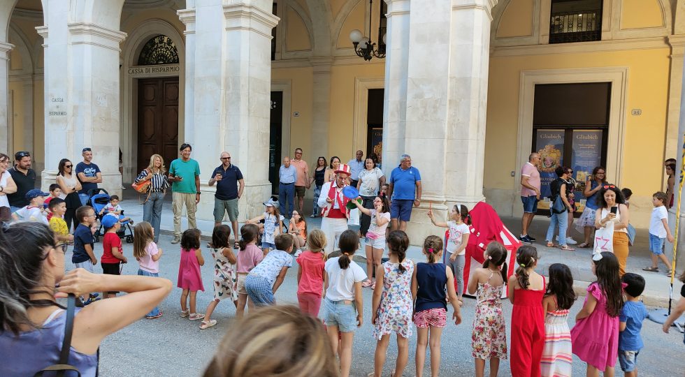 Venerdì in centro, all’Aquila tornano gli appuntamenti tra musica, magia e intrattenimento