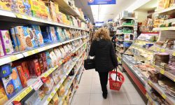 CARO PREZZI: ITALIANI TAGLIANO DEL 3% LA SPESA ALIMENTARE