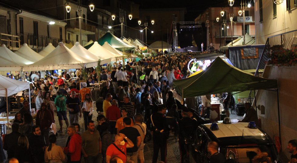 A Basciano torna la Sagra del prosciutto abruzzese e Festival dell’organetto Ddu’ Botte
