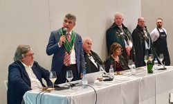OSTRICHE E CHAMPAGNE, PARLA ABRUZZESE L’ABBINAMENTO PER ANTONOMASIA AL MODENA CHAMPAGNE EXPERIENCE