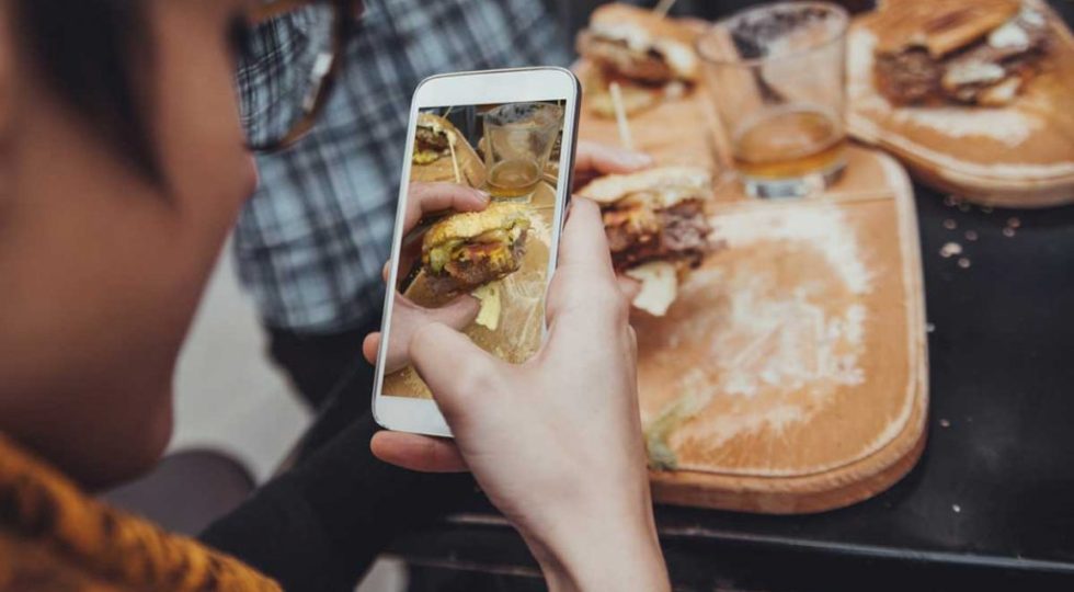 INFLUENCER (A SCROCCO), SERVONO DAVVERO? LE OPINIONI DI UN RISTORATORE, UN COMUNICATORE E UN GIORNALISTA