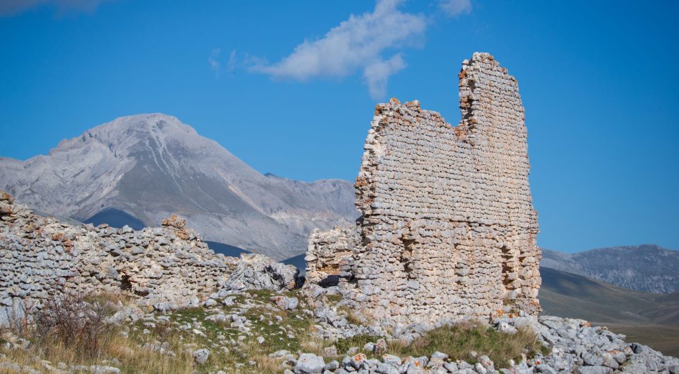 “Il Mondo dei Cistercensi”, concerti, escursioni con asini e spettacoli tra Campo Imperatore e dintorni