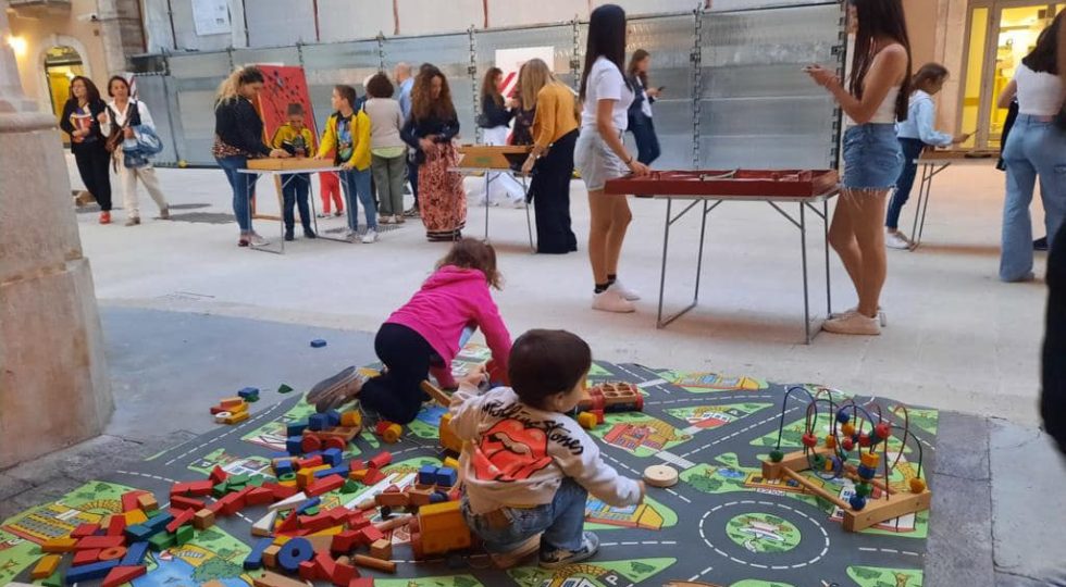 L’Aquila, terzo appuntamento dei “Venerdì in centro” con giochi, musica e spettacoli