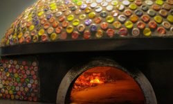 Pescara, arriva la catena di pizza e cucina napoletana “Johnny Take Uè”