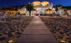 Marisella Beach, martedì 8 agosto Cena sotto le stelle a piedi nudi sulla sabbia