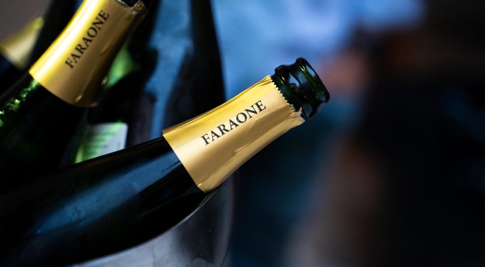 Faraone celebra quarant’anni di spumante abruzzese metodo classico con una serata in cantina