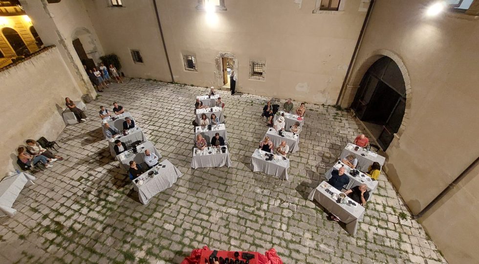 Gironi divini, incoronati il migliore Pecorino e il migliore Trebbiano d’Abruzzo