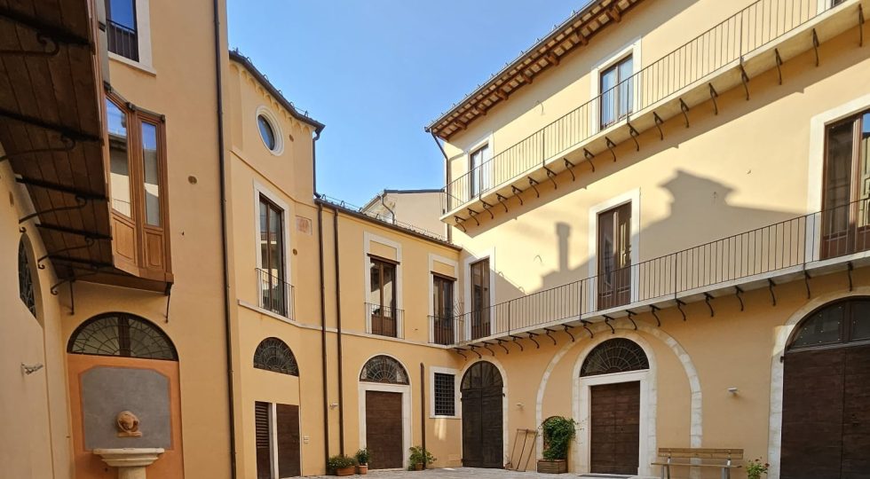 L’Aquila: Il Bel Cortile, musica e arte a Palazzo Ciolina