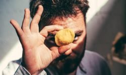 Due pugliesi cucinano “orecchiette ovunque” per promuovere semplicità da postare sui social
