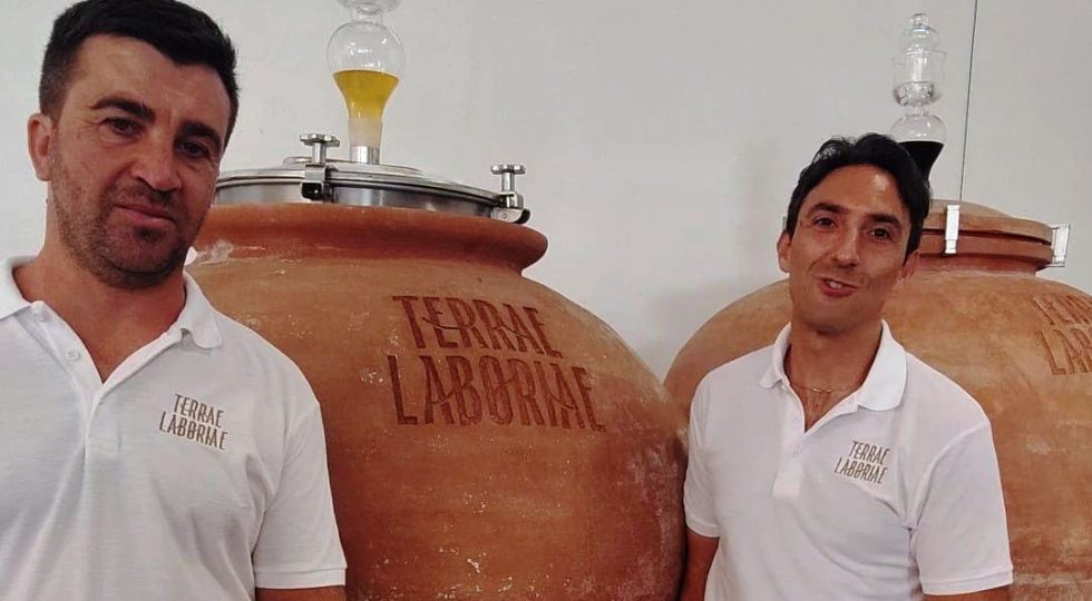 Terrae Laboriae, nel Sannio un singolare progetto di affinamento del vino in anfore in stile georgiano