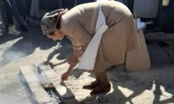 Gli arrosticini cotti sui mattoni: una tradizione tramandata dalla famiglia Ginestrino