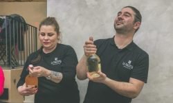 L’Aquila, “La Piazzetta” festeggia due anni di attività e inaugura nuova sala interna