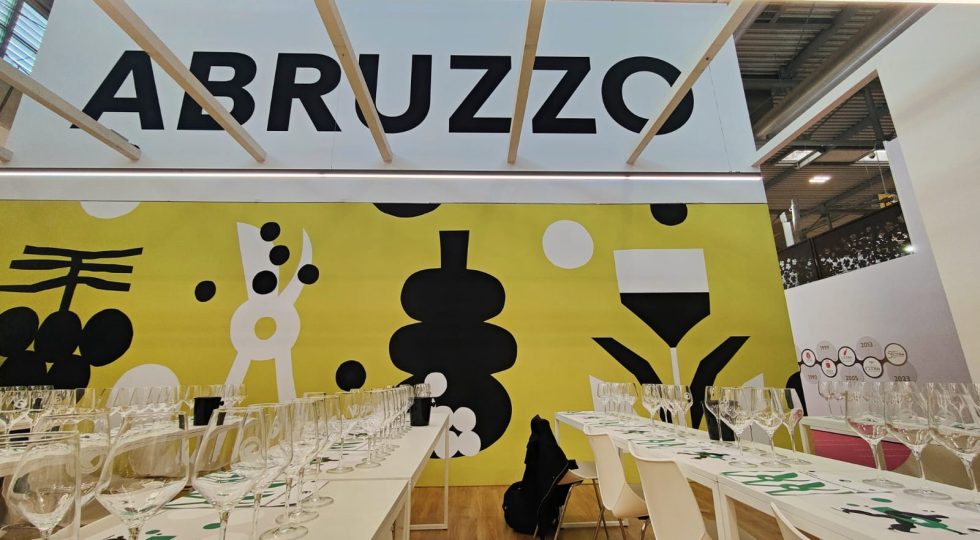 Vini d’Abruzzo per bevitori curiosi, una guida e una super degustazione al Vinitaly