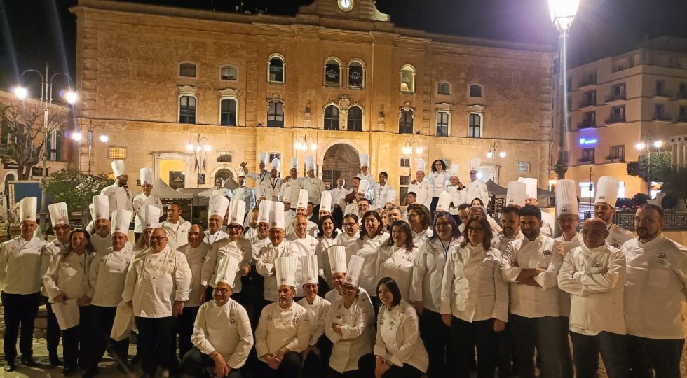 All’Unione cuochi abruzzesi il Trofeo delle regioni all’assemblea nazionale Fic