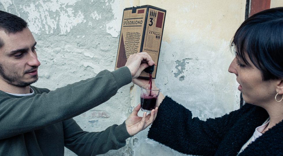 Chi ha detto che il vino buono è solo in bottiglia? Sfusobuono vende online in bag-in-box