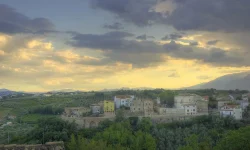 A Frisa la Festa dei Borghi Ospitali tra riflessioni sul turismo delle radici e piatti tipici
