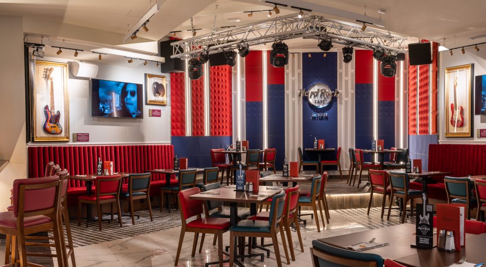 Hard Rock Cafè, a Milano party per festeggiare i 53 anni della celebre catena
