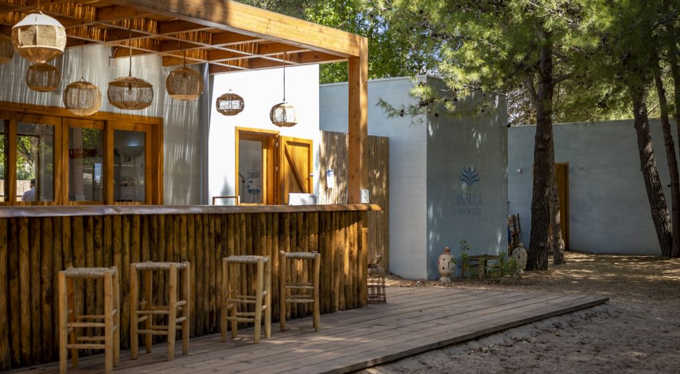 Riapre il beach club Insula di Planeta, un salotto nel verde sul mare di Menfi