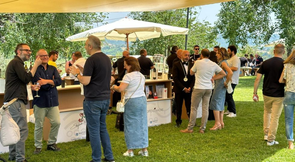 A Podere Santa Lucia debuttano gli eventi con l’Italia Wine Experience Abruzzo edition