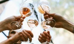 Si celebra il rosa. Le curiosità sul vino rosato in occasione dell’International Wine Rosè Day