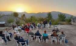 “Dal tramonto all’Alba Off”, sei spettacoli di teatro nel borgo medievale di Alba Fucens
