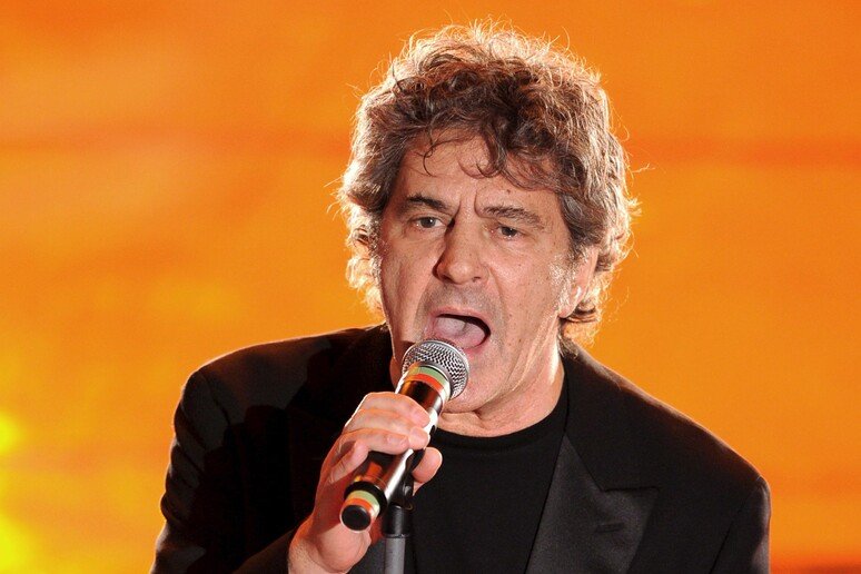 “Meraviglie a portata di mano”, a Navelli concerto di Fausto Leali